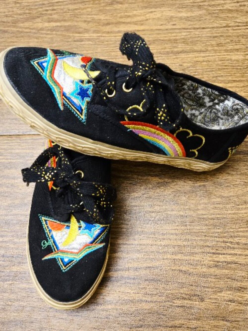 YES by Diesse Women's Black Canvas Laced Up Sneakers w/Embroidered Designs